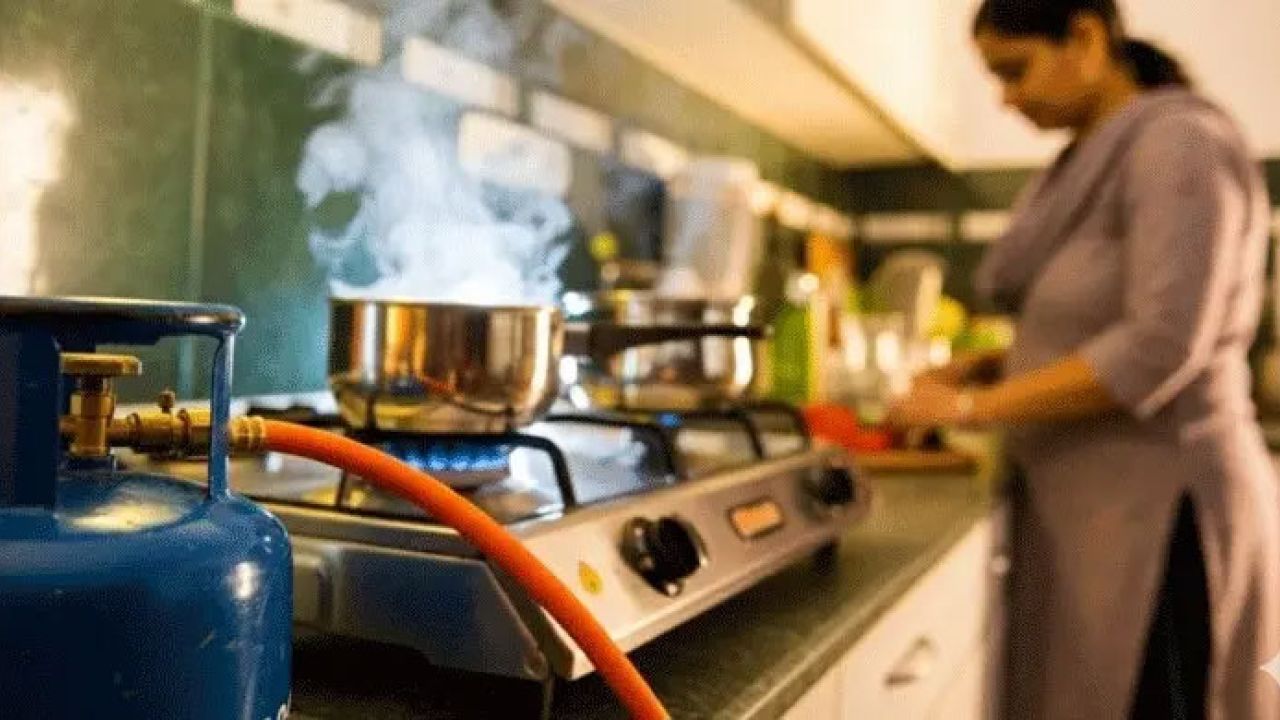 রান্নাঘরে সিলিন্ডার গ্যাসের খরচ কমাবেন যেভাবে