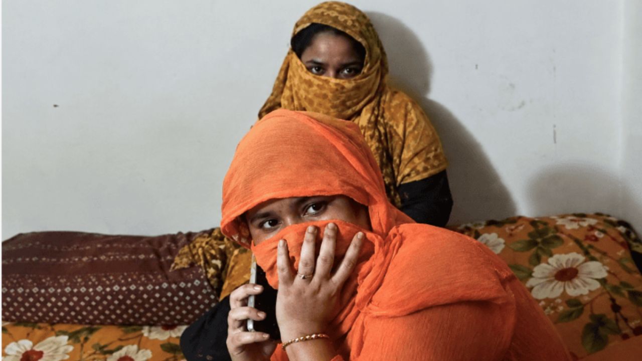 অসামাজিক কার্যকলাপের অভিযোগে ২ নারীসহ আটক ৪