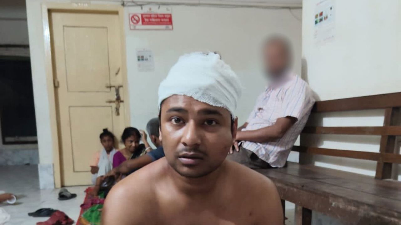 ইভটিজিংয়ের প্রতিবাদ করায় ছাত্রদল নেতাকে কুপিয়ে জখম