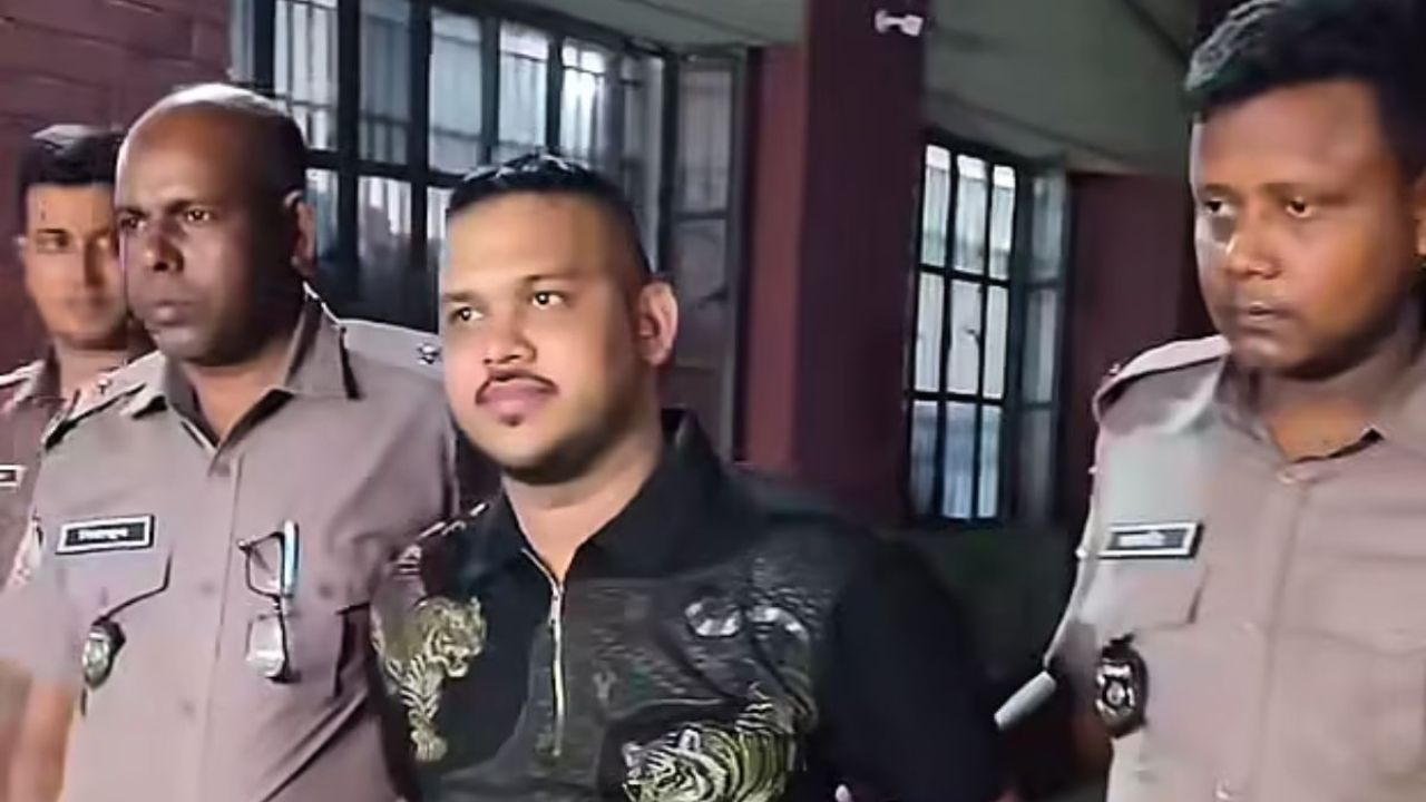 বাইমাইল নয়, তাঁতীবাজার থেকেই পালান পিচ্চি রাজা, দুই পুলিশ গ্রেপ্তার