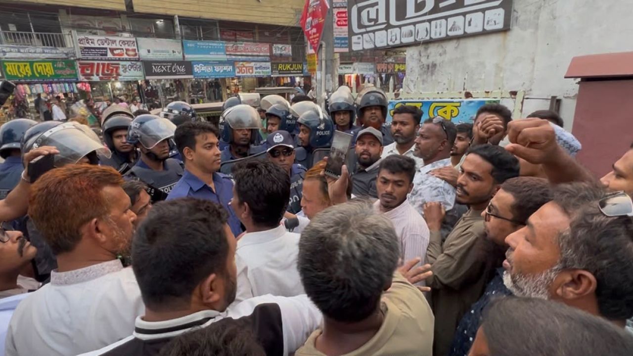 নাসীরুদ্দীন পাটোয়ারীর ওপর হামলার প্রতিবাদ মিছিলে পুলিশের বাধা