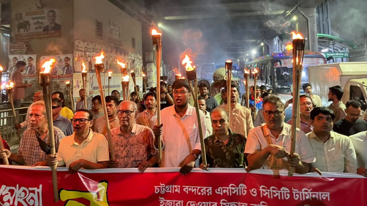 বন্দর বিদেশিদের হাতে দেওয়ার চেষ্টা রুখে দেওয়ার হুঁশিয়ারি