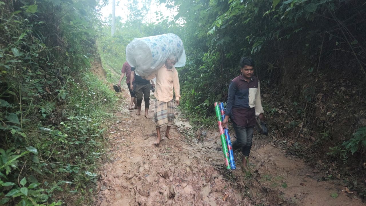 ৩৫ বছরেও জোড়াতালি, চরম ভোগান্তিতে ১০ হাজার মানুষ