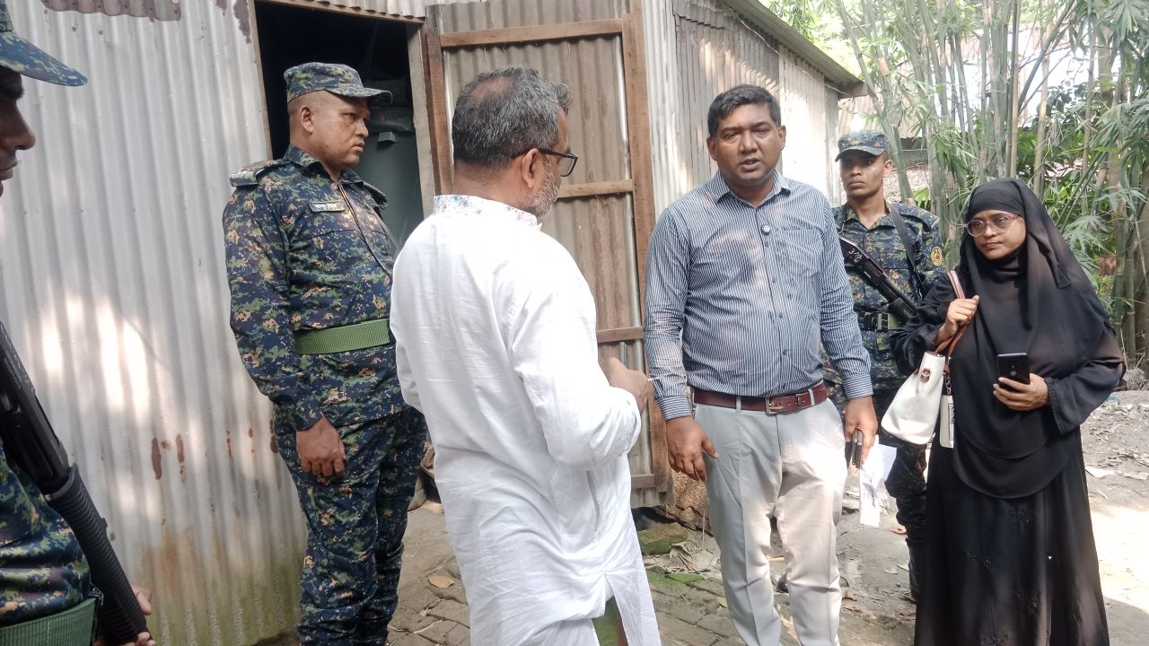 অবৈধ মজুত গ্যাস সিলিন্ডার সরকারি দামে বিক্রি করলো ভোক্তা অধিকার