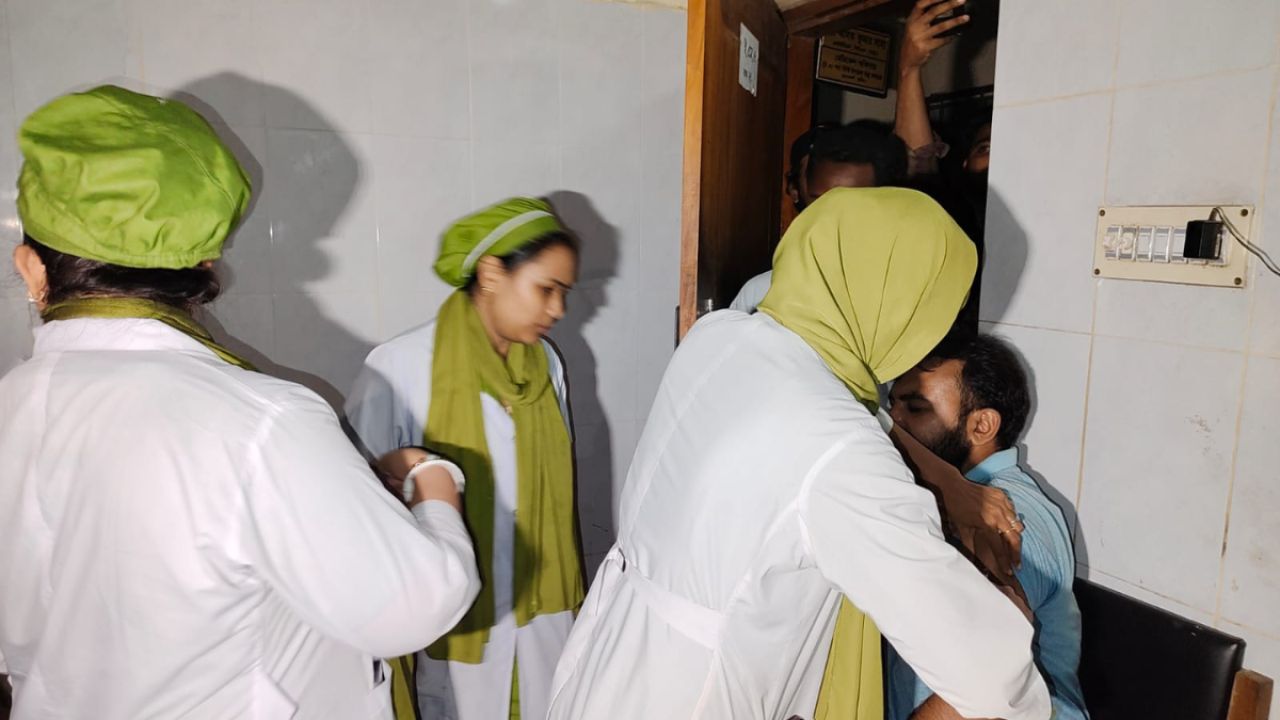 এক ঘণ্টায় পাগলা কুকুরের কামড়ে হাসপাতালে ৩৩ জন