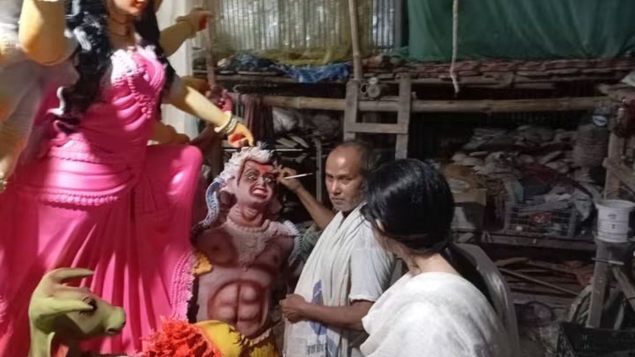দুর্গাপূজা ঘিরে নরসিংদীতে উৎসবের প্রস্তুতি, মণ্ডপে মণ্ডপে বসছে সিসিটিভি