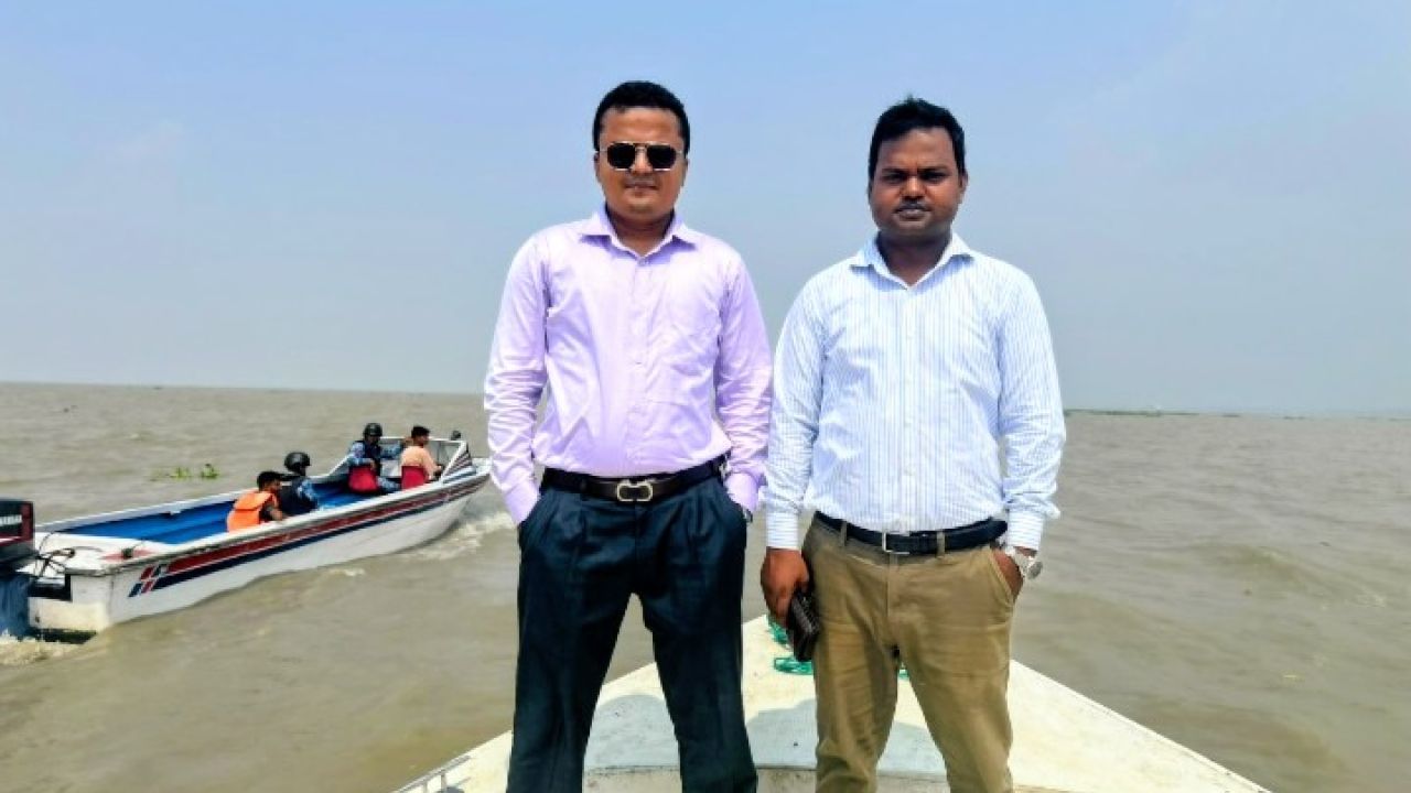 মা ইলিশ রক্ষায় ২২ দিনের নিষেধাজ্ঞা শুরু, নদী ও আড়তে সুনসান নীরবতা