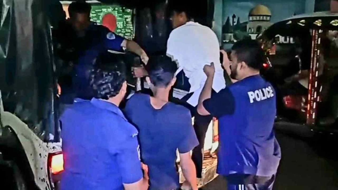 কুমিল্লায় কিশোর গ্যাংবিরোধী সাঁড়াশি অভিযানে আটক ২৫২
