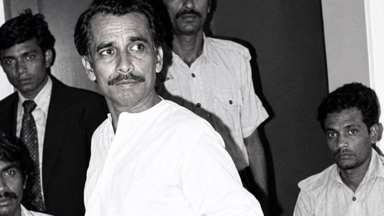 যে পারে সে এমনি পারে, পারে সে ফুল ফুটাতে