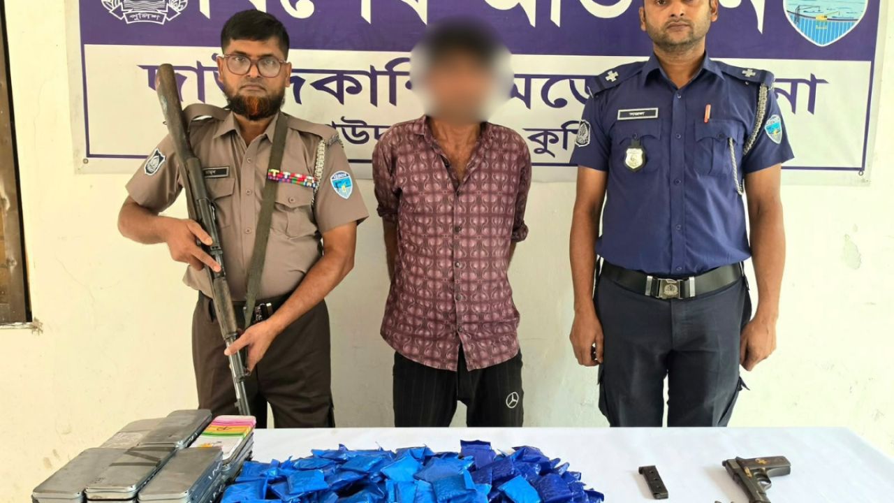পিকআপের স্টিলের পাতের আড়ালে ৩৬ হাজার ইয়াবা উদ্ধার