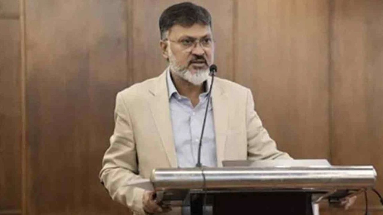 অটোরিকশার পক্ষে কথা বলা নেতারই ৭০০ অটোরিকশা