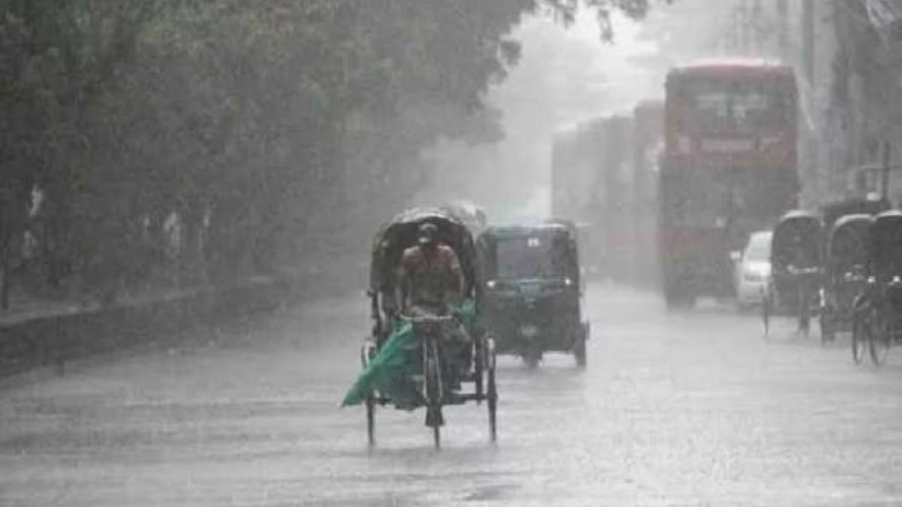 মৌসুমি বায়ু বিদায়ের মাঝেও বৃষ্টির পূর্বাভাস