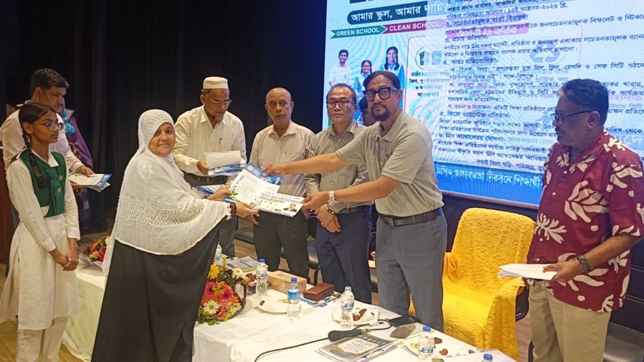 নাগরিক সচেতনতা ছাড়া জলাবদ্ধতার স্থায়ী সমাধান সম্ভব নয় : চসিক মেয়র