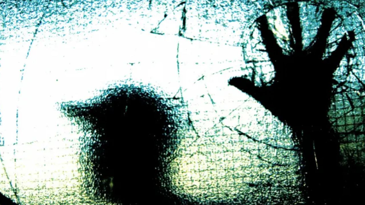 রাতে একা চলাচল না করতে পুলিশ সদস্যদের নির্দেশ
