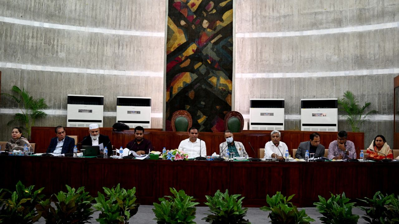 গণশুনানি ছাড়া জ্বালানির দাম বৃদ্ধি, সংসদীয় কমিটিতে প্রশ্ন