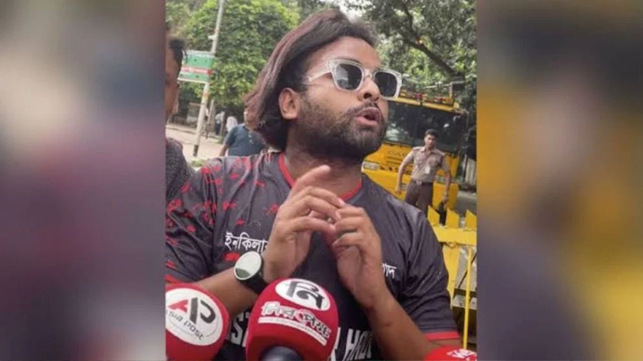 একের পর এক বিতর্ক, অবশেষে আটক আয়াস