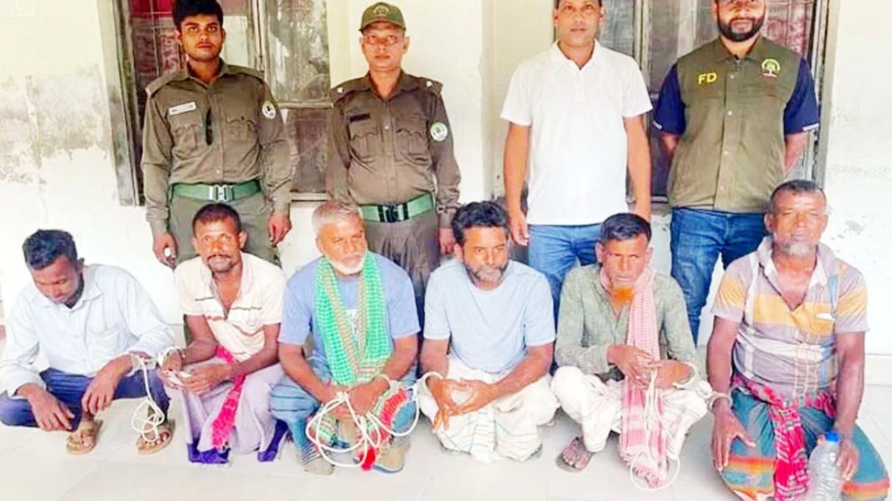সুন্দরবনে ৬ হরিণ শিকারি আটক, সরঞ্জাম জব্দ