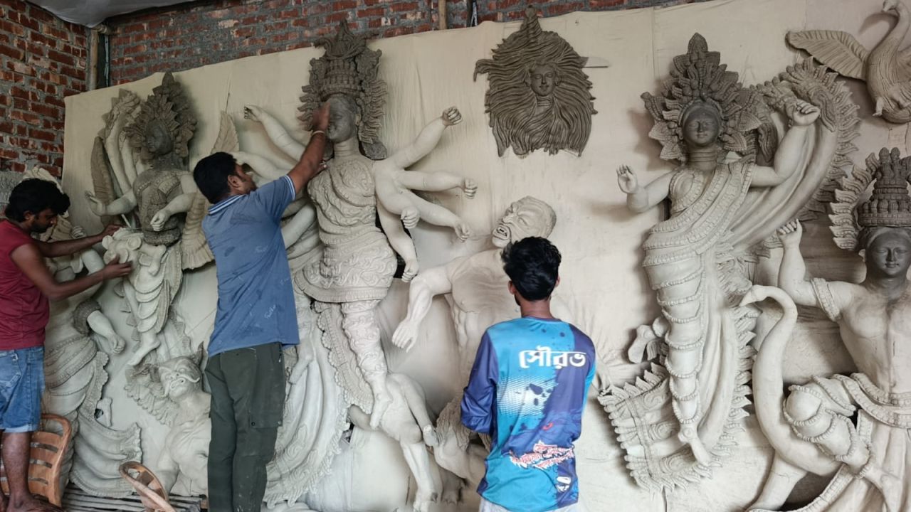 শিবগঞ্জ ও মোকামতলায় ৬৫ মণ্ডপে দুর্গাপূজা