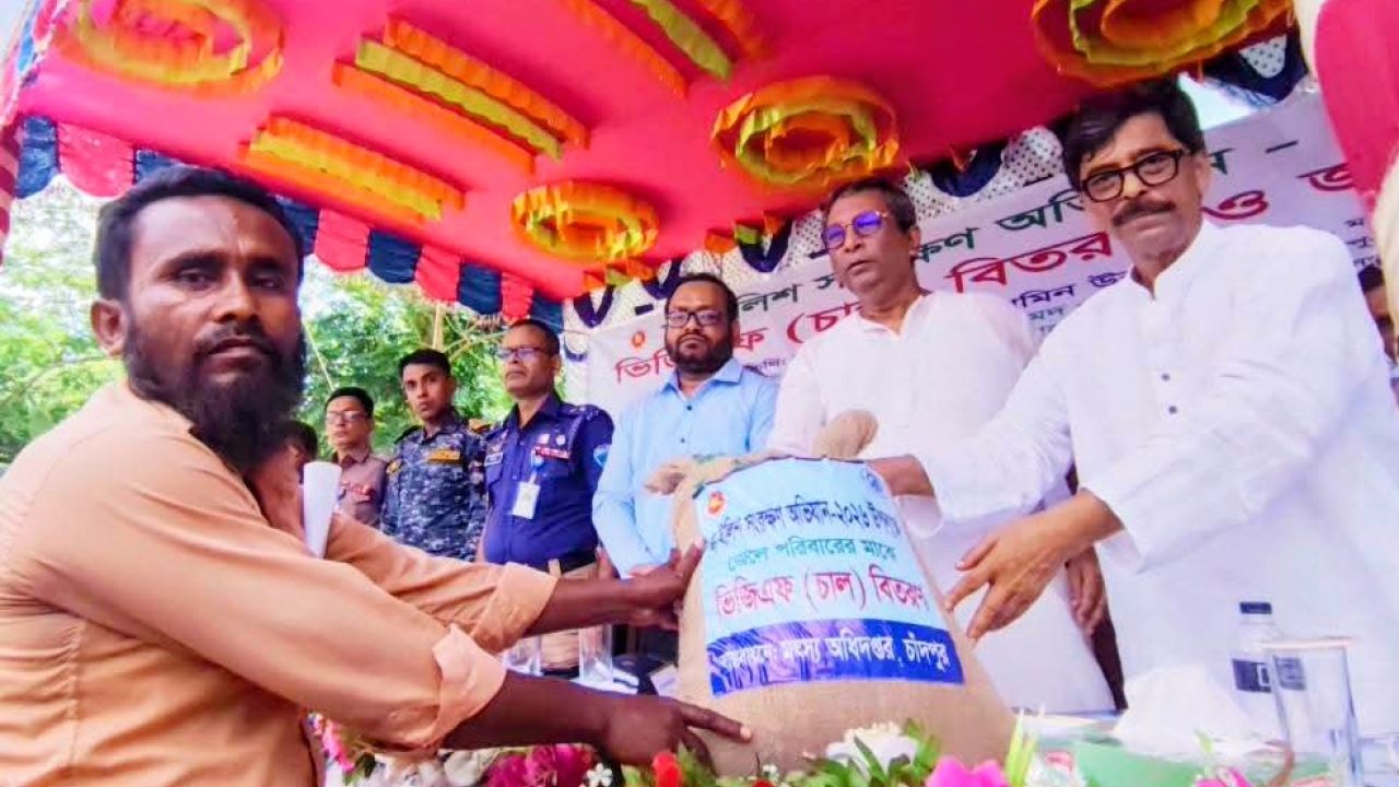 ইলিশের উৎপাদন কমার কারণ খুঁজছেন বিজ্ঞানীরা : মৎস্যমন্ত্রী