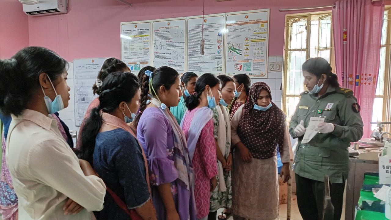 পাহাড়ি নারীদের স্বাস্থ্যসেবার দক্ষতা বাড়াতে সেনাবাহিনীর উদ্যোগ