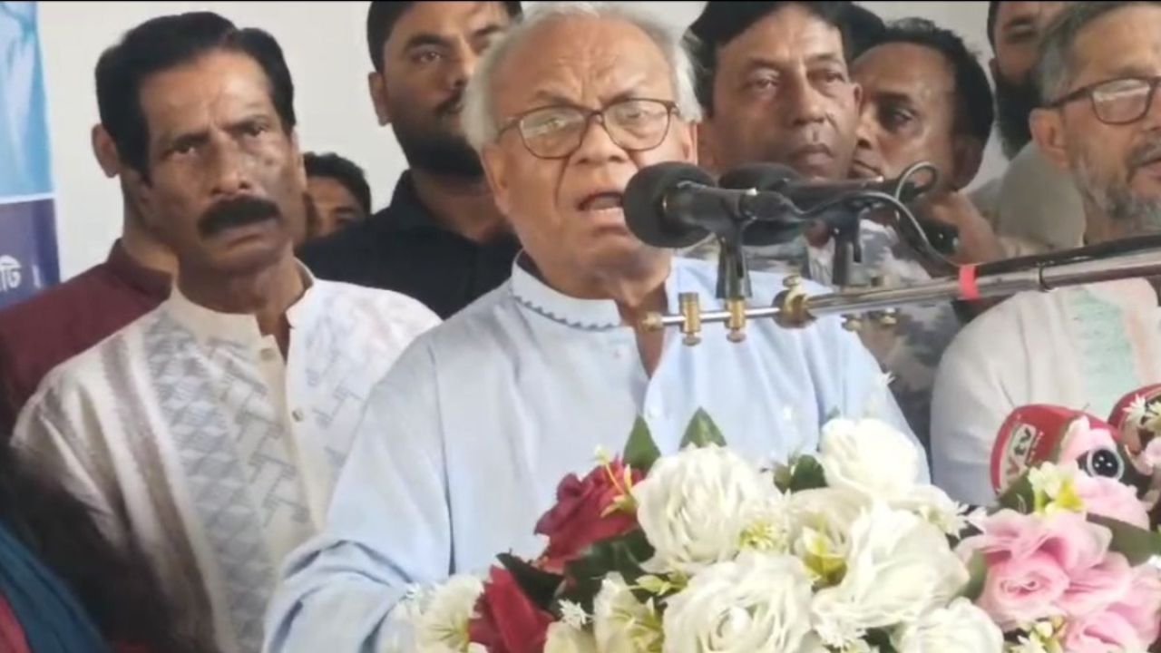দেশে-বিদেশে ষড়যন্ত্র চালাচ্ছে পতিত সরকারের দোসররা : রিজভী