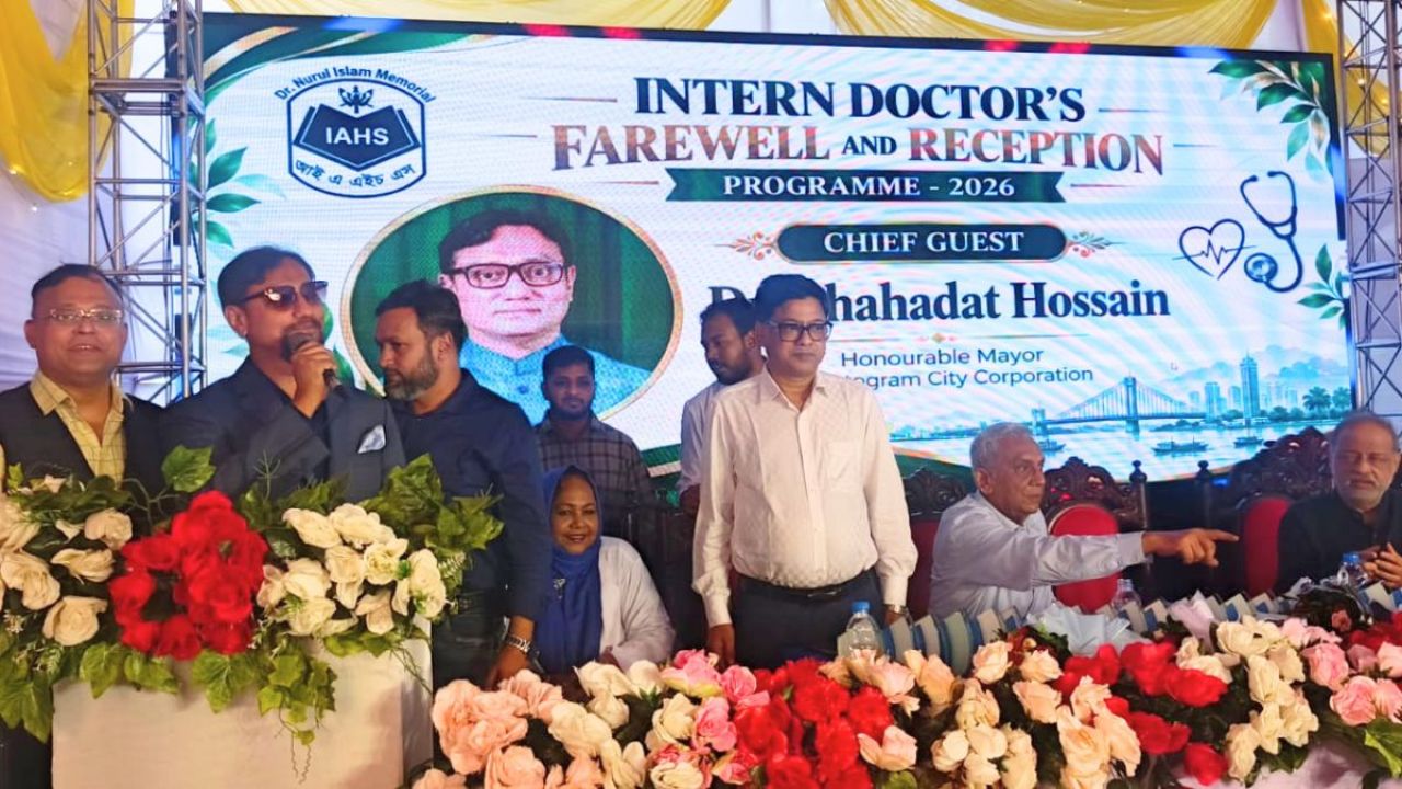 রোগীর প্রতি আন্তরিক ও দায়িত্বশীল হওয়ার আহ্বান চসিক মেয়রের