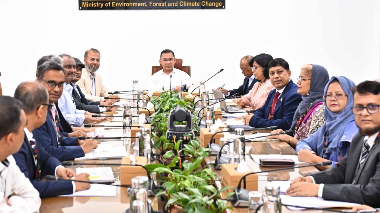 পরিবেশ রক্ষায় নিজ অবস্থান থেকে এগিয়ে আসতে হবে