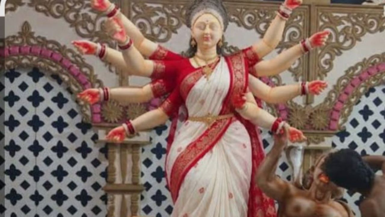 ত্রিশালে ৭০ মণ্ডপে পূজা, চলছে শেষ মুহূর্তের প্রস্তুতি