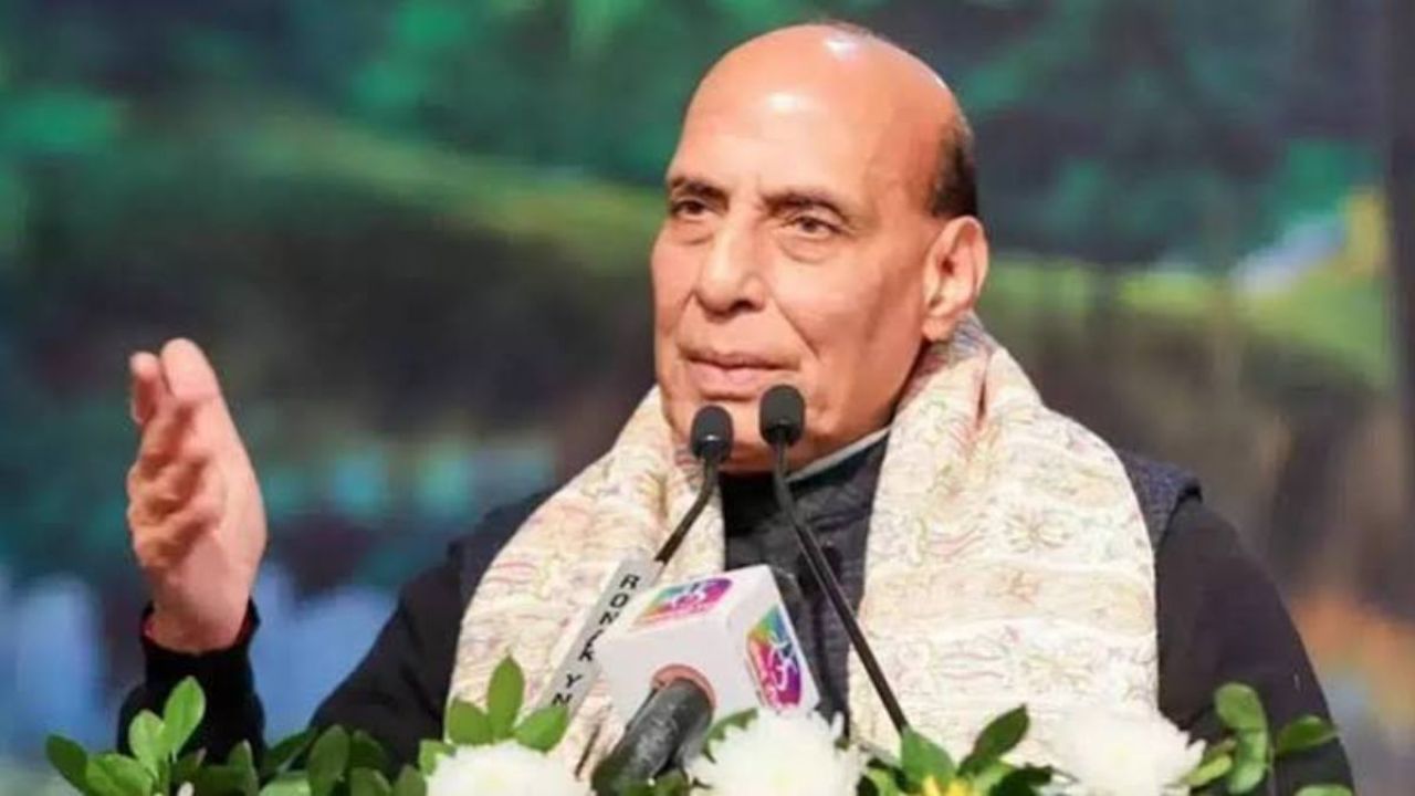 বাংলাদেশের মতো ভারতেও সরকার পরিবর্তনের চক্রান্ত চলছে: রাজনাথ সিং