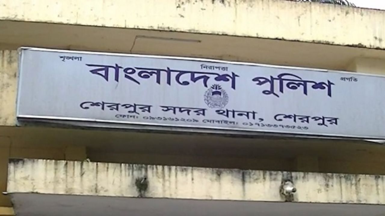 দুই শিক্ষকের ছবি দিয়ে ফেসবুকে আপত্তিকর পোস্ট: গ্রেপ্তার ১