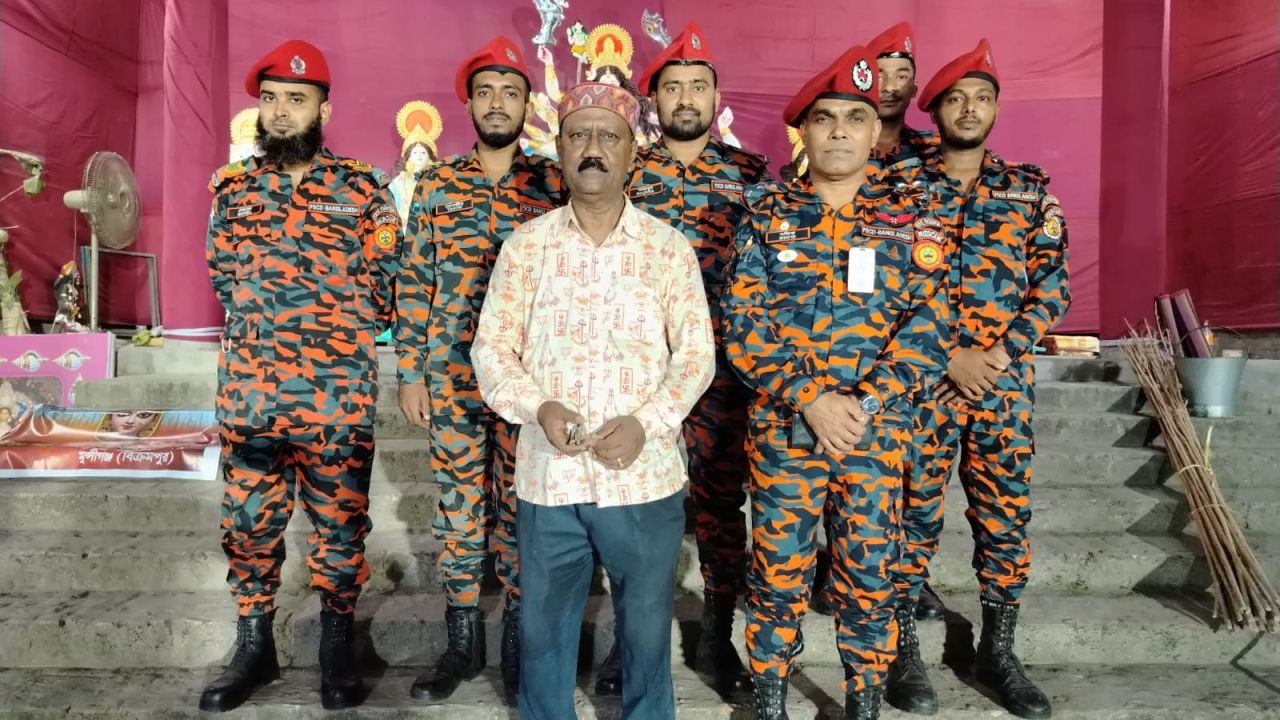 মুন্সিগঞ্জে পূজামণ্ডপে ফায়ার সার্ভিসের পরিদর্শন
