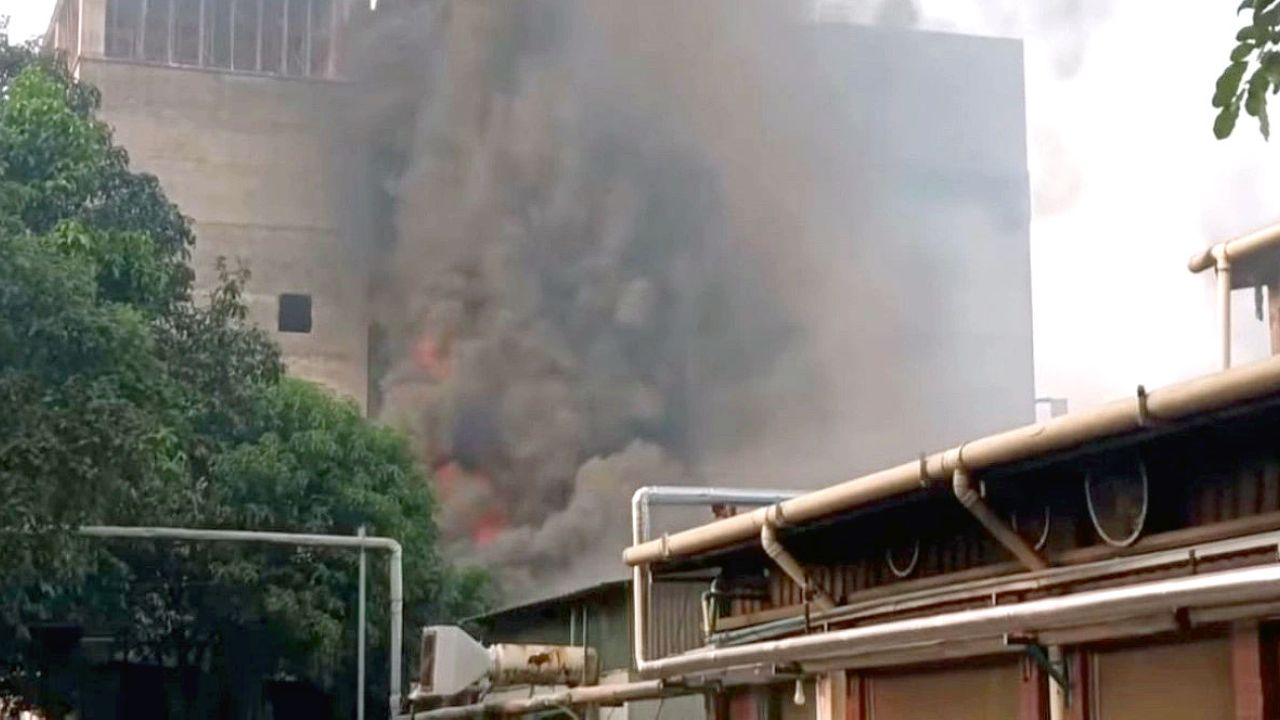 কালিয়াকৈরে ইবনে সিনা ফার্মাসিউটিক্যালসে ভয়াবহ অগ্নিকাণ্ড