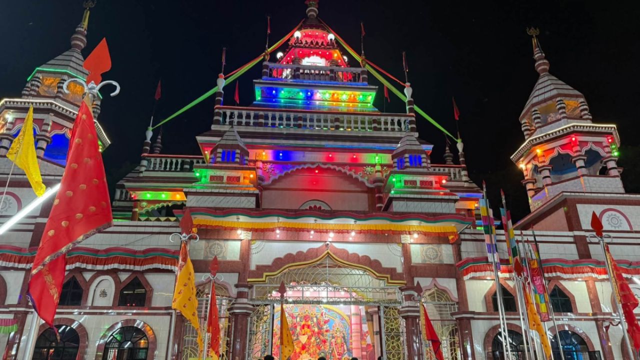সহস্রভুজা দুর্গার মহিমায় অনন্য কাদিপুর শিববাড়ী
