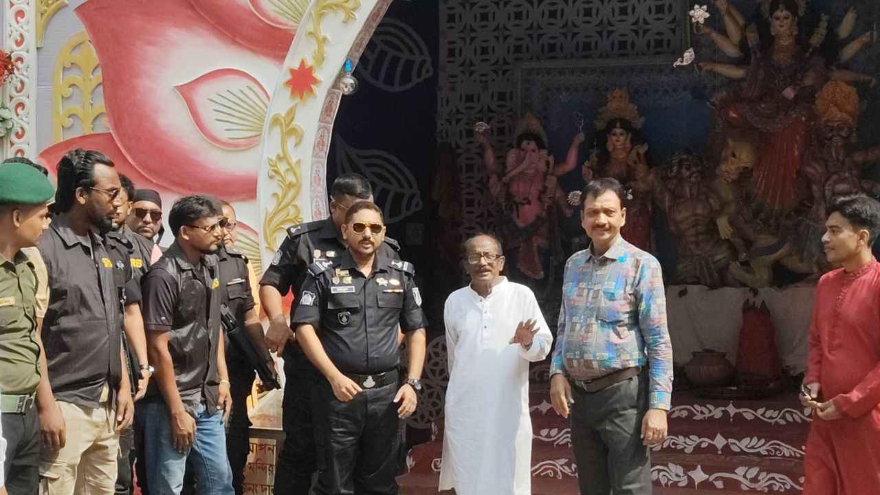 কুড়িগ্রামে পূজামণ্ডপ পরিদর্শনে এসআরবি-১৩