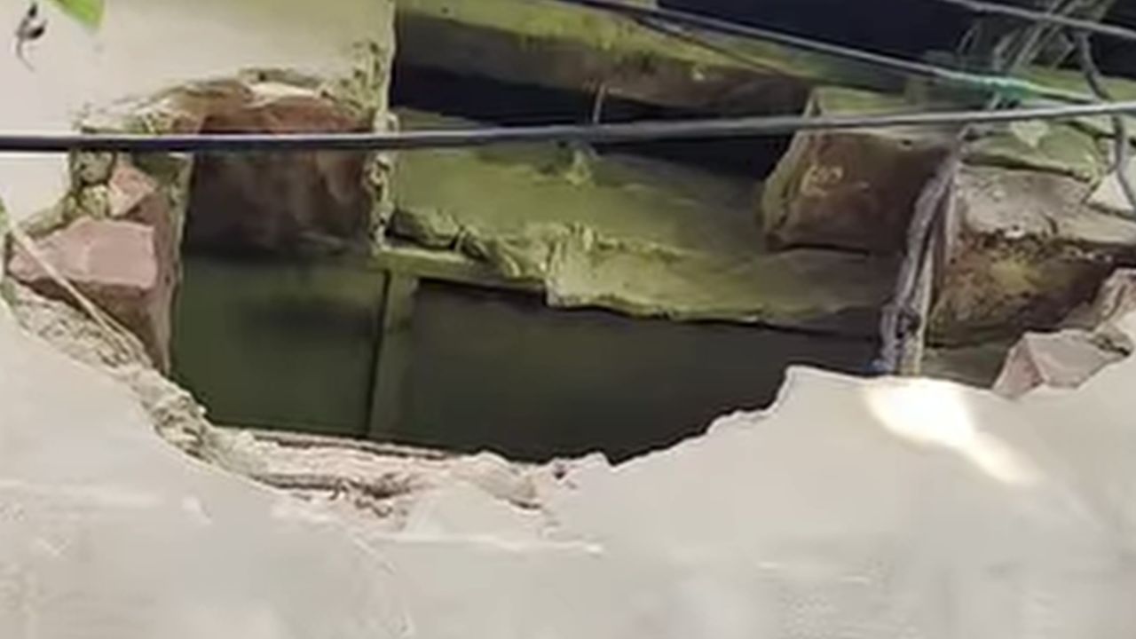 রাণীনগরে কীটনাশকের দোকানে সিঁধ কেটে চুরি