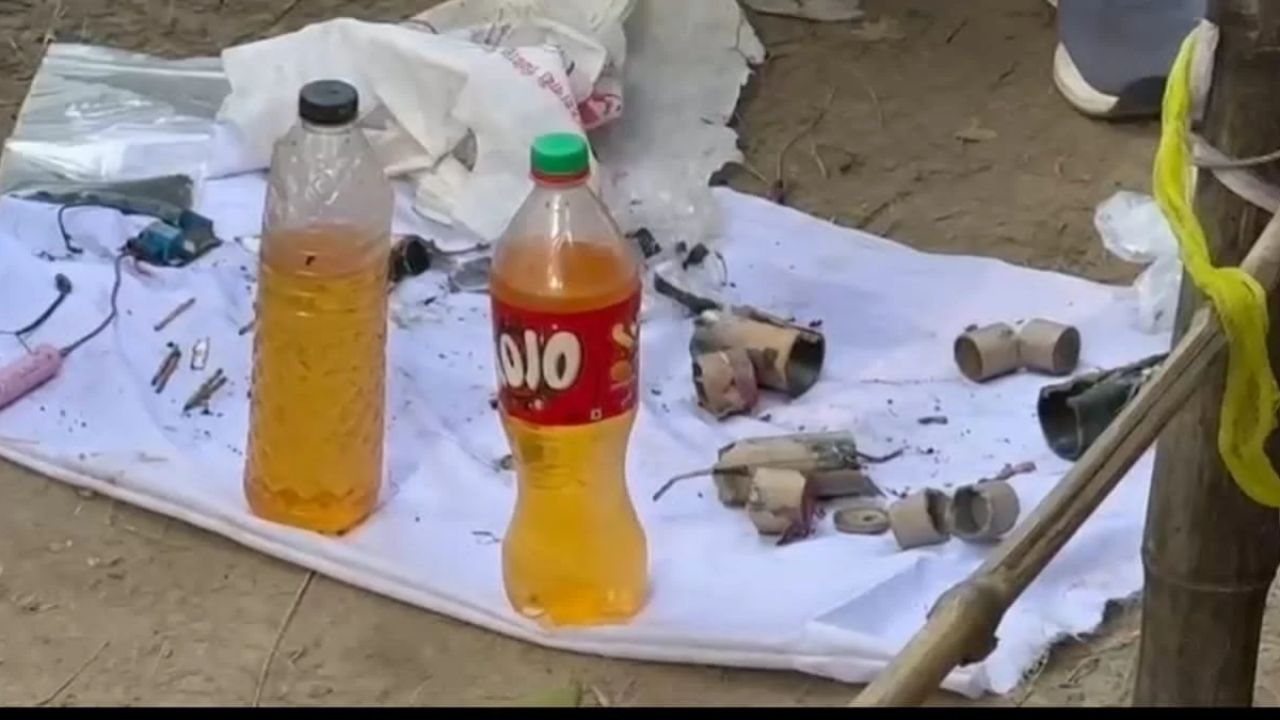 লালন সাঁইয়ের আখড়াবাড়িতে মিলল পেট্রোল-সার্কিটসহ বোমা