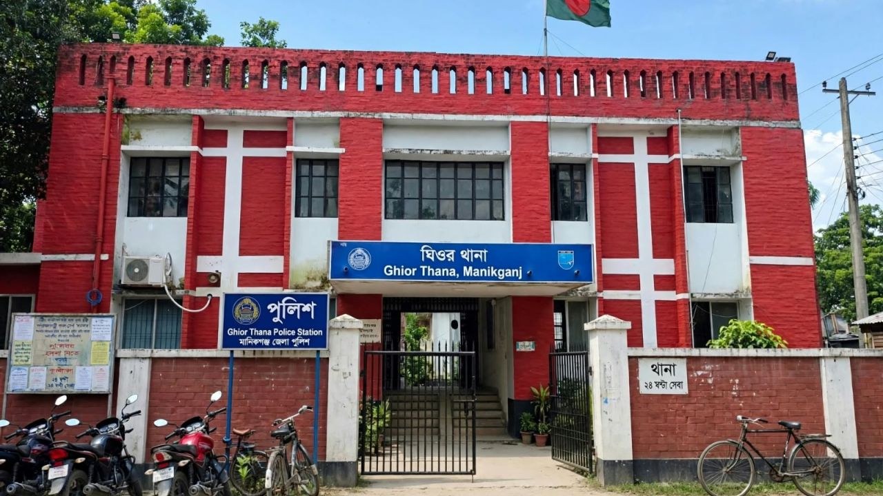 ঘিওরে ট্রাকের ধাক্কায় ইজিবাইকের যাত্রী নিহত, আহত ১