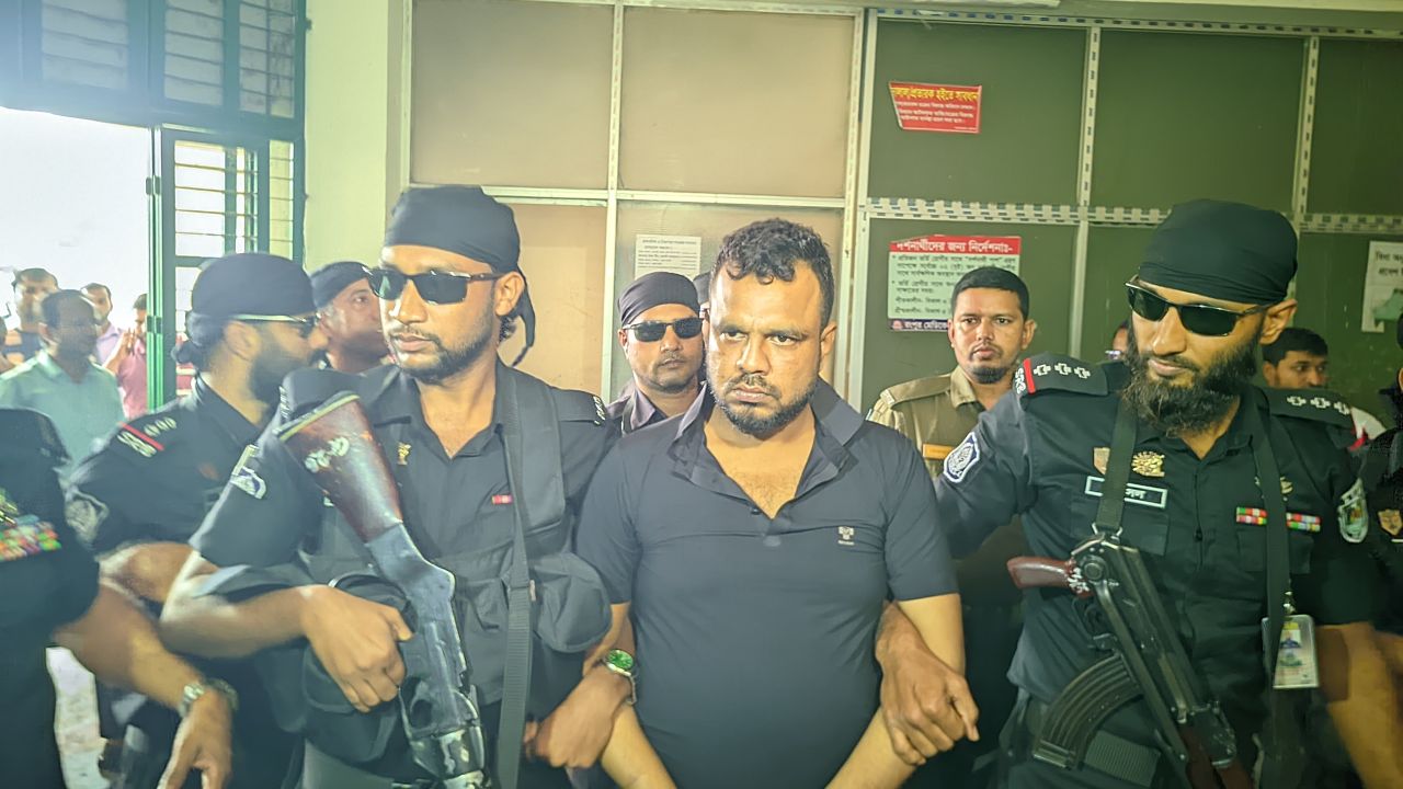 রংপুরে হত্যা ও অস্ত্রসহ ২৬ মামলার আসামি ‘মেরিল সুমন’ গ্রেপ্তার