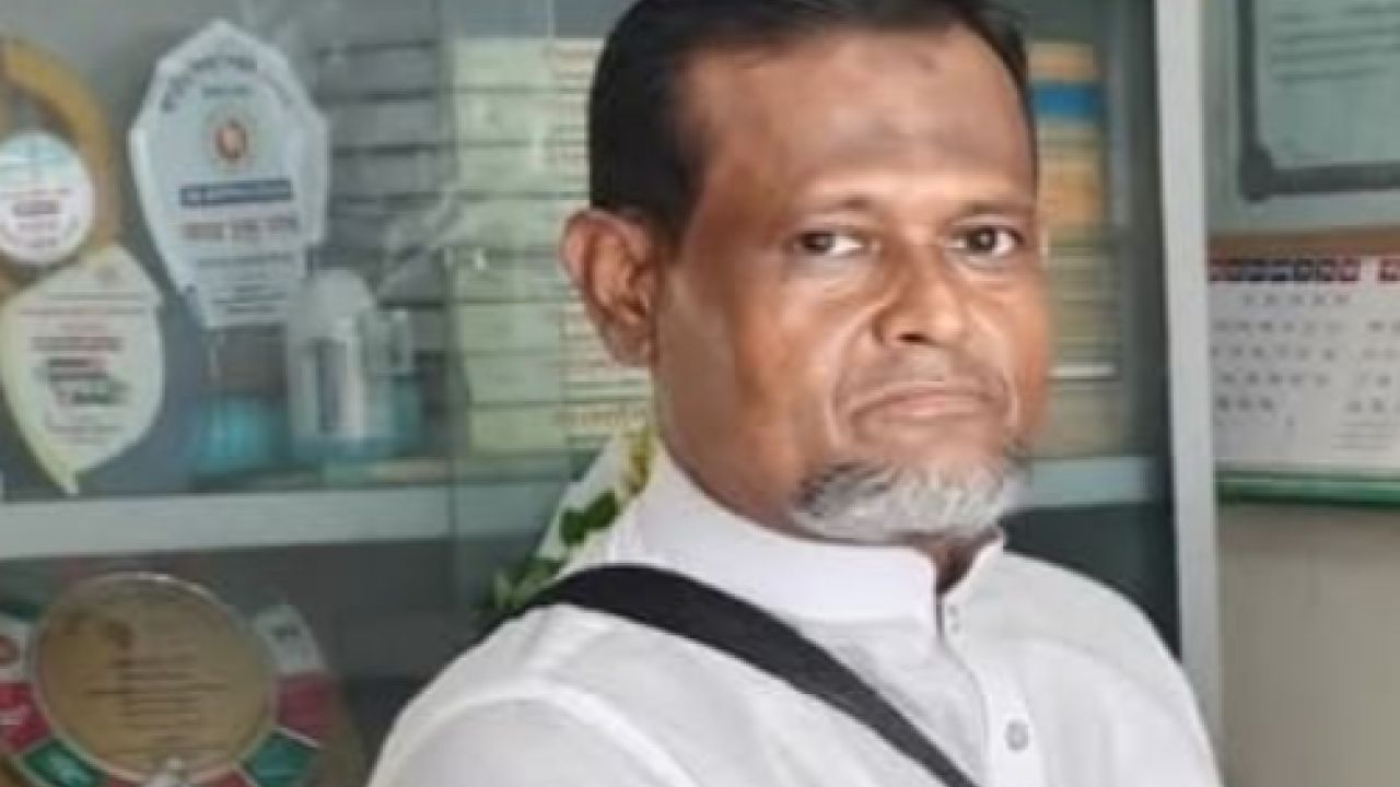 ফরিদগঞ্জে মেয়র হতে চাওয়ায় সাংবাদিককে অবরুদ্ধ-রক্তাক্ত