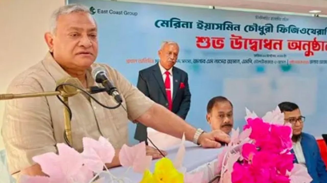 ‘স্বাস্থ্য খাত পুরোপুরি কলাপস, হরিলুটের সাম্রাজ্য’