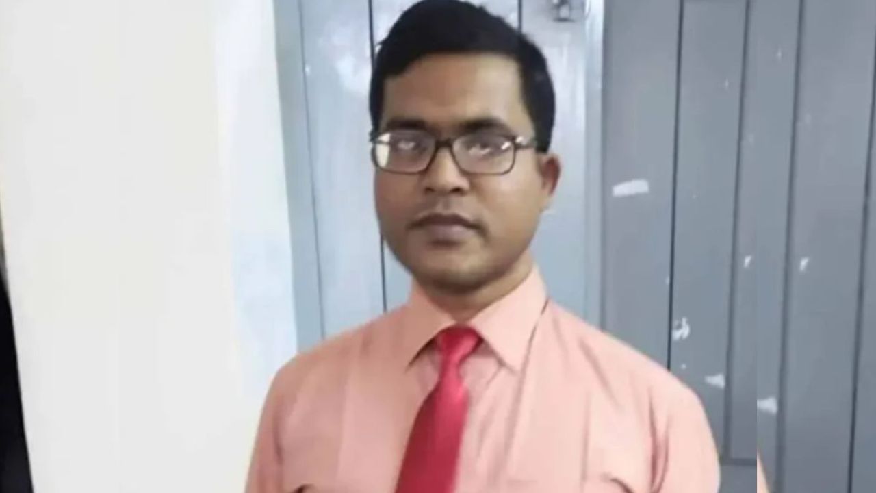 আবাসিক হোটেল থেকে শিক্ষকের রক্তাক্ত মরদেহ উদ্ধার