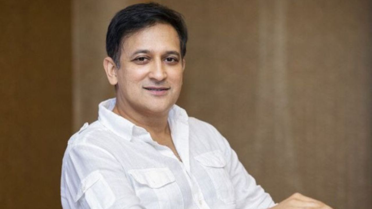রেলওয়ের জমি দখল, সাবেক এমপির বিরুদ্ধে মামলা