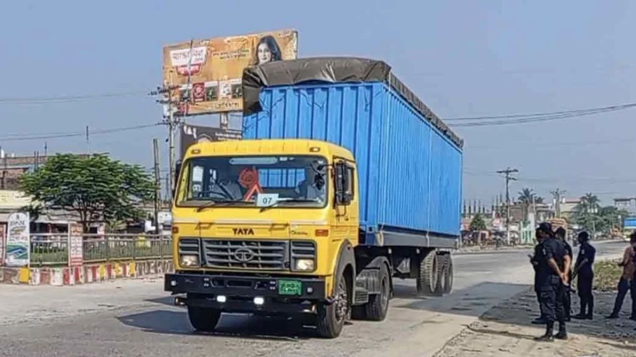 কড়া নিরাপত্তায় রূপপুরে পৌঁছাল ইউরেনিয়ামের আরেকটি চালান