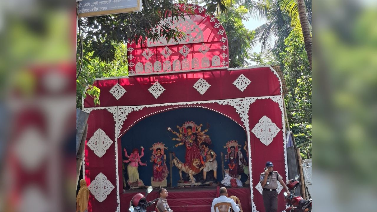 জমি নিয়ে বিরোধে রংপুরে থমকে গেল দুর্গা প্রতিমা বিসর্জন 