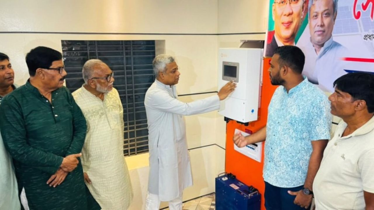 দেশের প্রথম সৌরবিদ্যুৎচালিত রাজনৈতিক কার্যালয় যশোরে