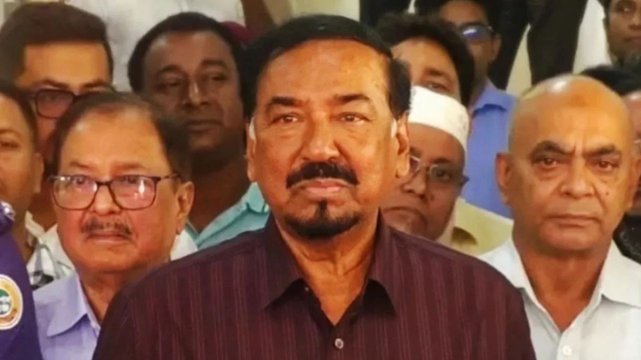 ১০ বছরেও শেখ হাসিনার রাজনীতিতে ফেরার সম্ভাবনা নেই: স্পিকার