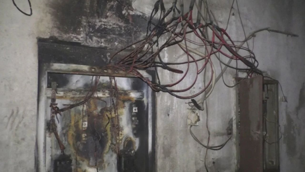 মেডিকেলে আগুন, আতঙ্কে নামতে গিয়ে আহত ৪০