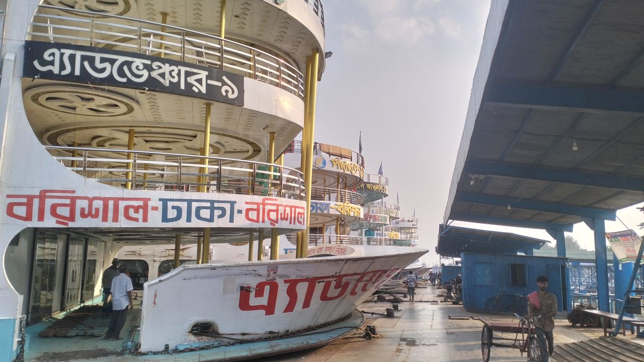 কাউন্টারে লঞ্চ কেবিনের টিকিট নেই, ব্ল্যাকে মিলছে দ্বিগুণ দামে