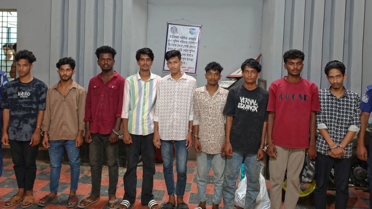ফেনীতে নিষিদ্ধ সংগঠনের ১৩ নেতাকর্মীসহ গ্রেপ্তার ২৩