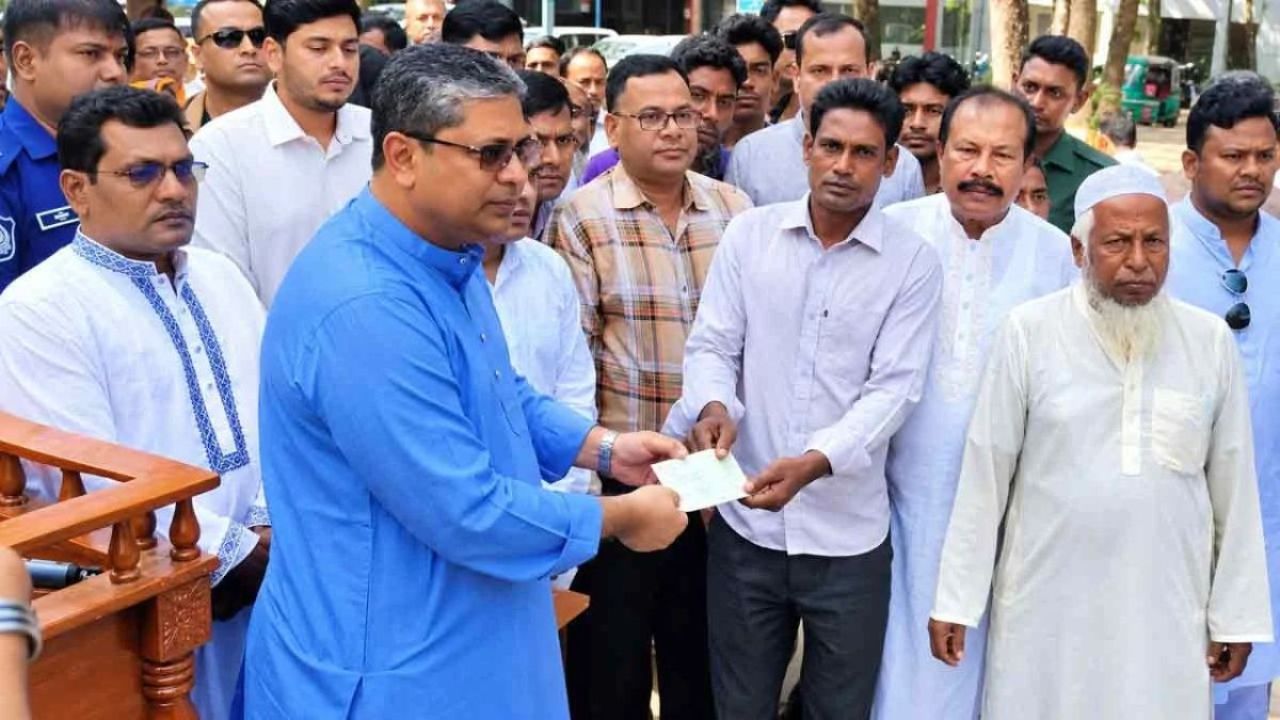 প্রতিমন্ত্রীর গাড়ির ধাক্কায় নিহতের পরিবার পেল ৫ লাখ টাকা